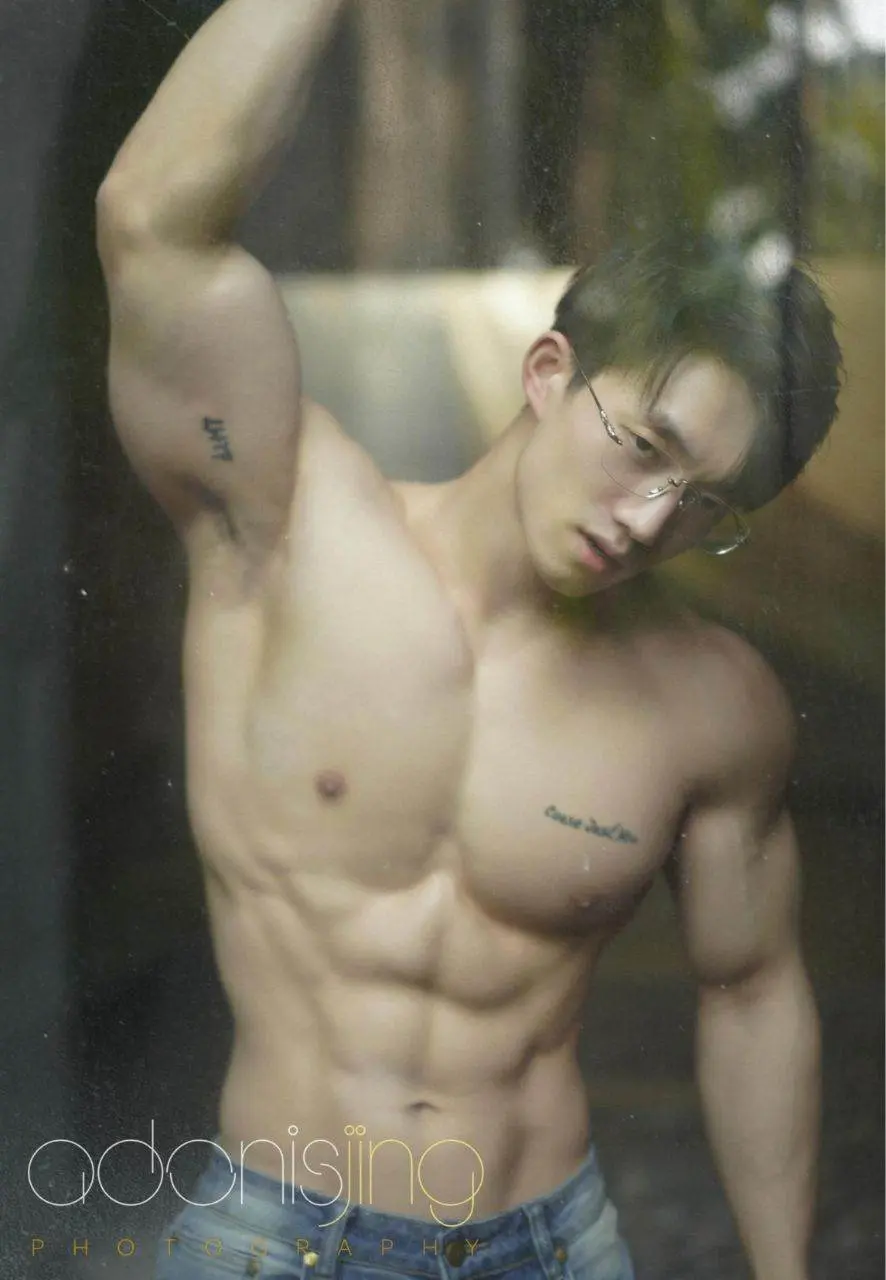 หนุ่มหล่อขึ้นปก 1188.1