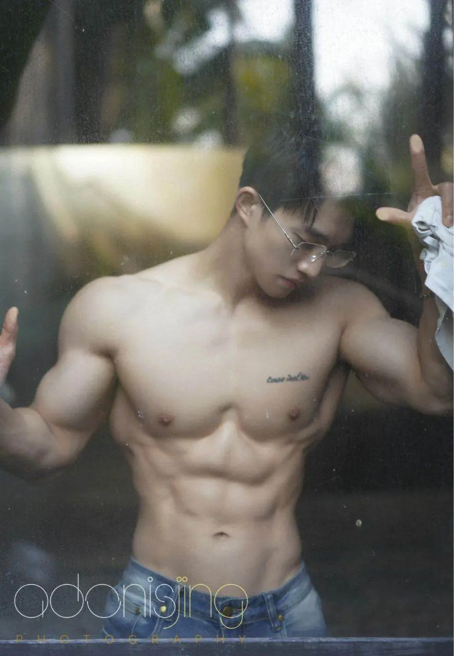 หนุ่มหล่อขึ้นปก 1188.1