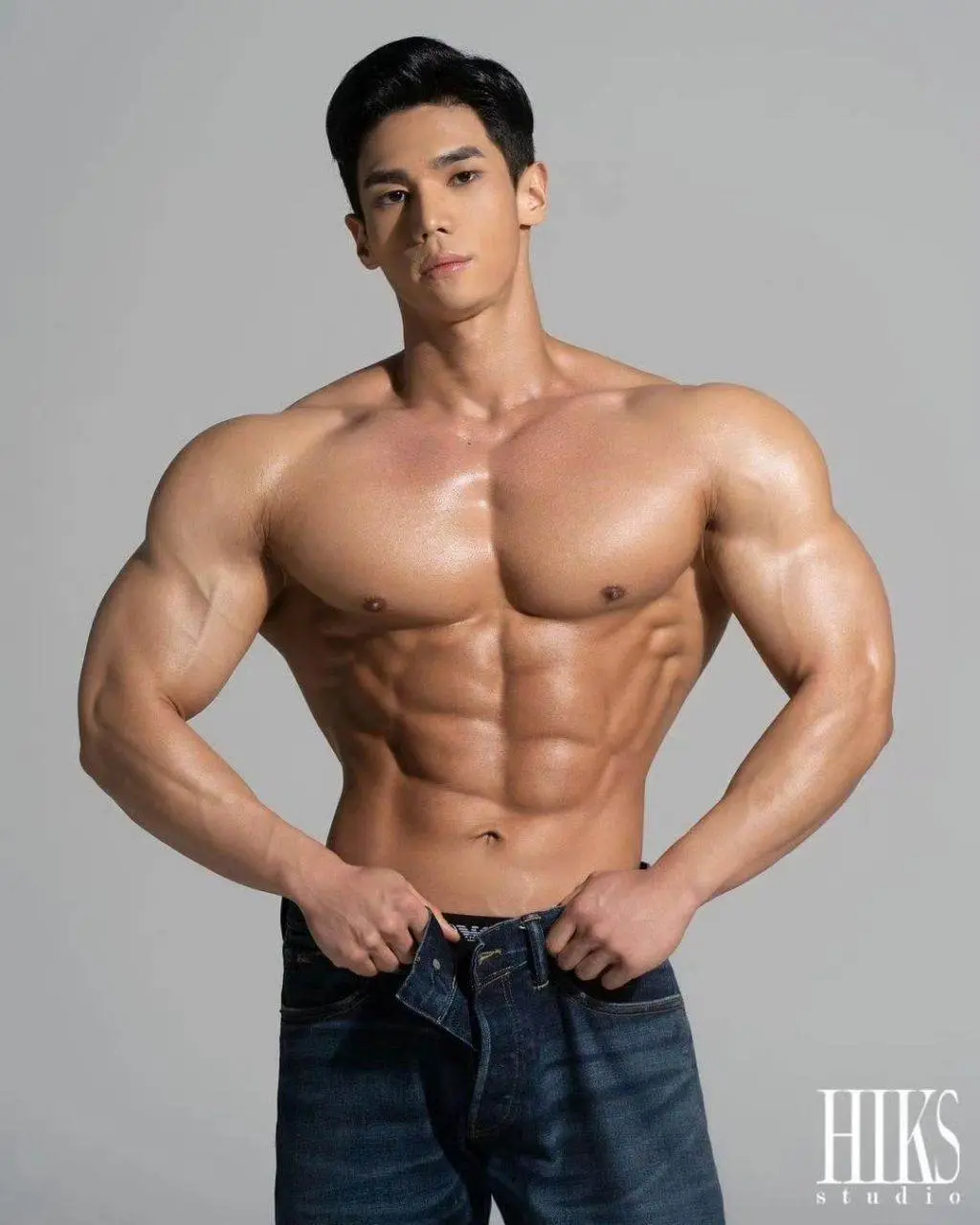 นักกล้ามเกาหลี AAVEC.