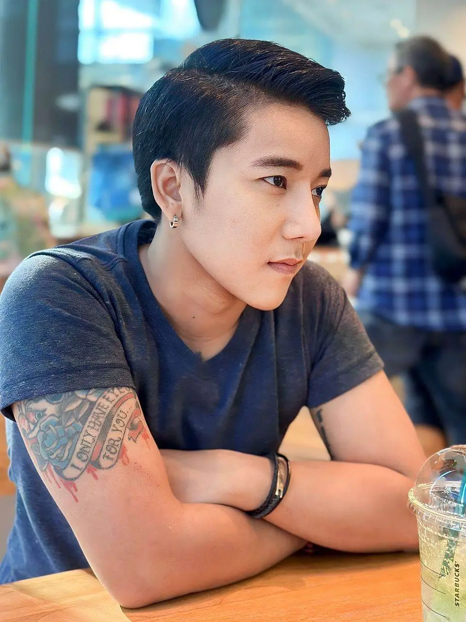 เห็นคือชาย ที่จริงคือ สาวหล่อ...