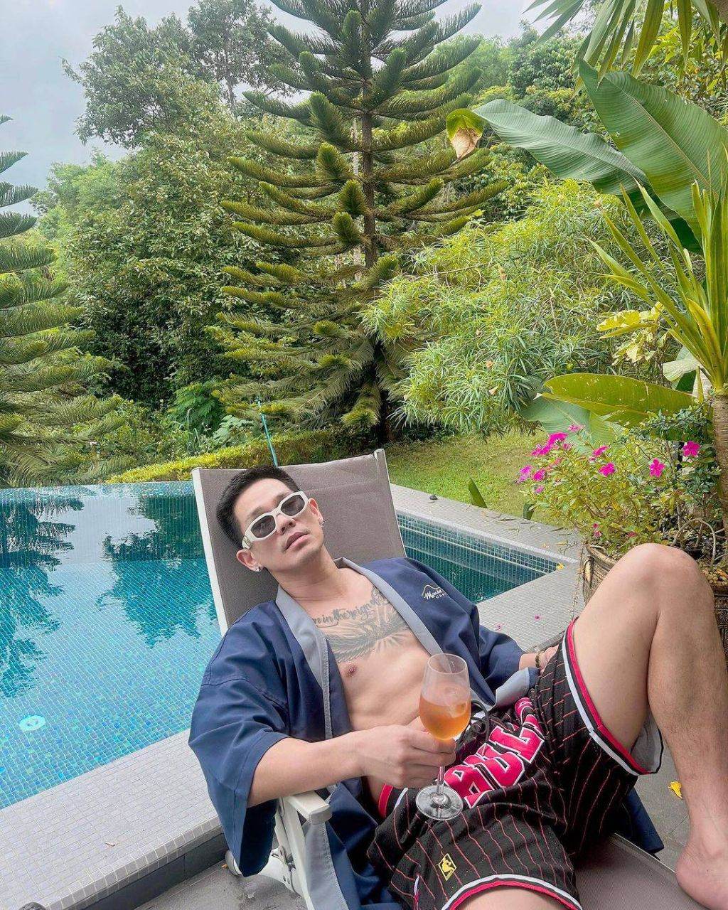 กลิ่นออนไลน์