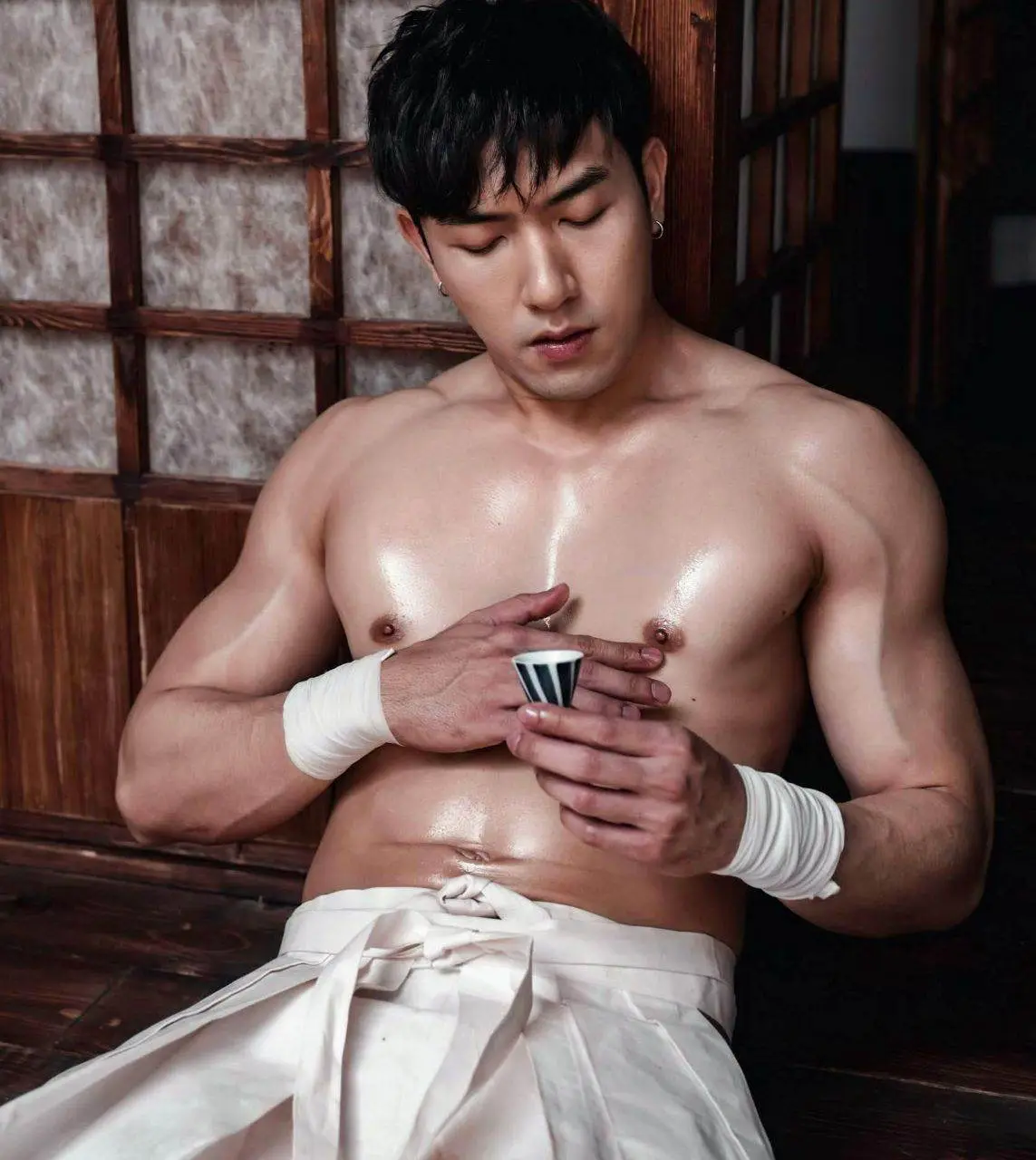 ทั้งครางทั้งซี๊ด