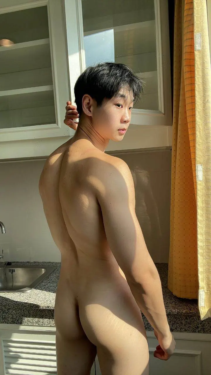 หนุ่มตี๋น้อย