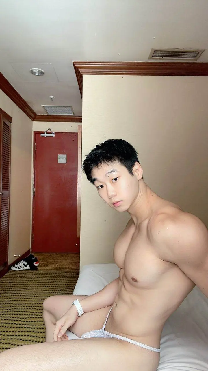 หนุ่มตี๋น้อย