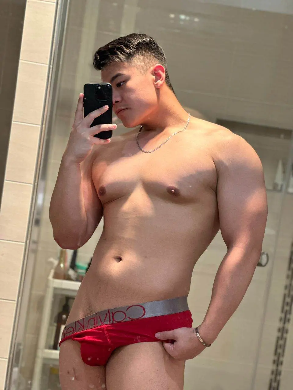 หนุ่มจีนหุ่นหมี.