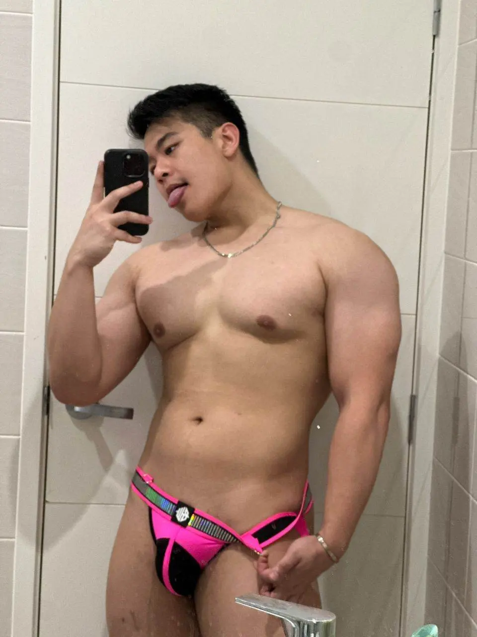 หนุ่มจีนหุ่นหมี.