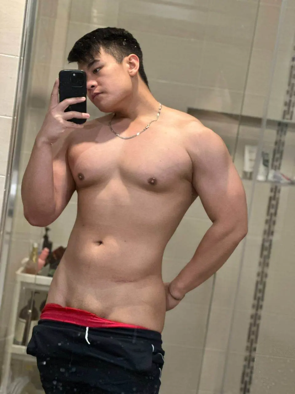 หนุ่มจีนหุ่นหมี.