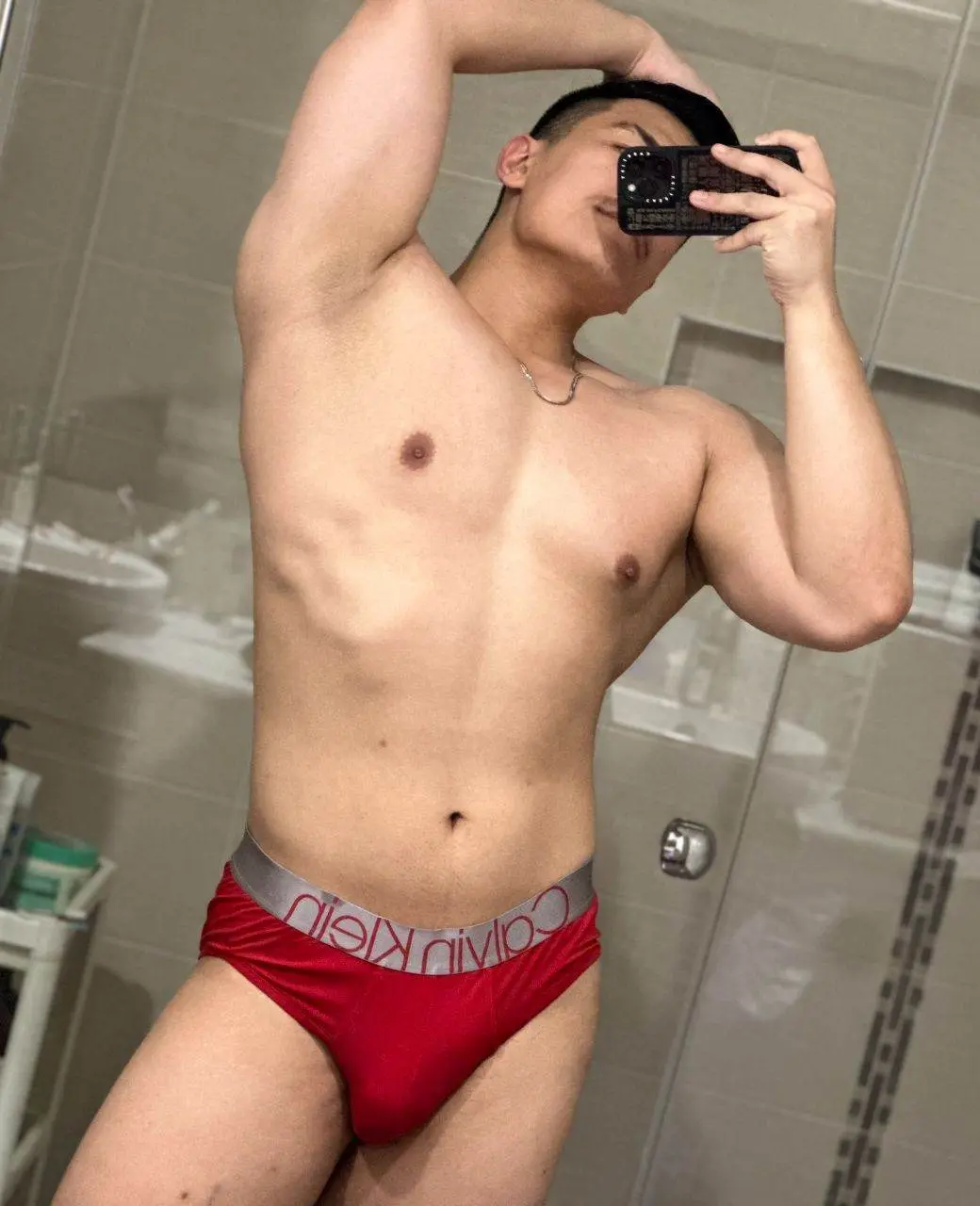 หนุ่มจีนหุ่นหมี.
