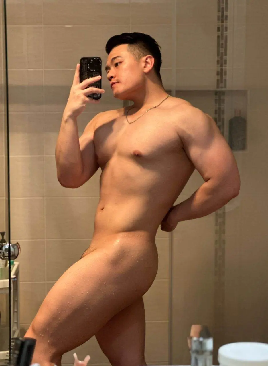 หนุ่มจีนหุ่นหมี.