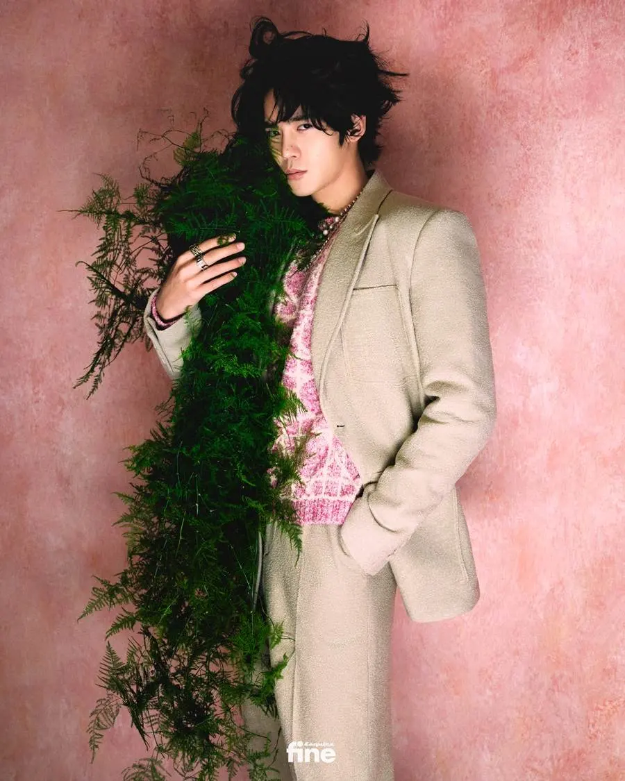 YuShi @ ESQUIREfine China January 2024