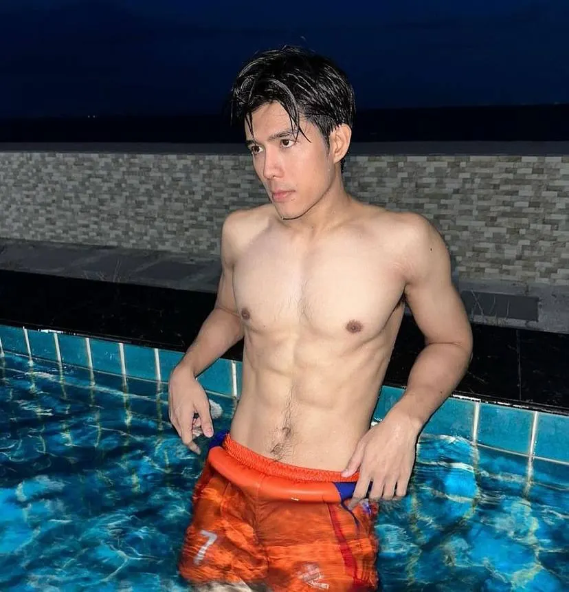 ถอดโชว์เรือนร่าง 2874