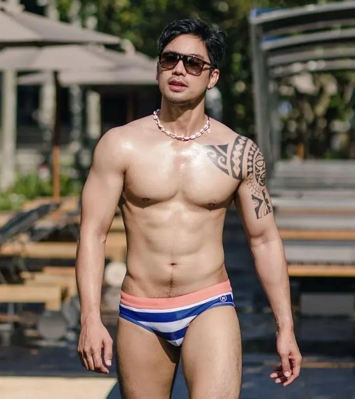 ถอดโชว์เรือนร่าง 2875