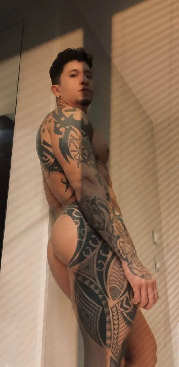 New post in my instagram tw. @freddysalvador03 follow me .
