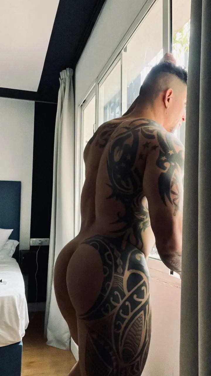 New post in my instagram tw. @freddysalvador03 follow me .