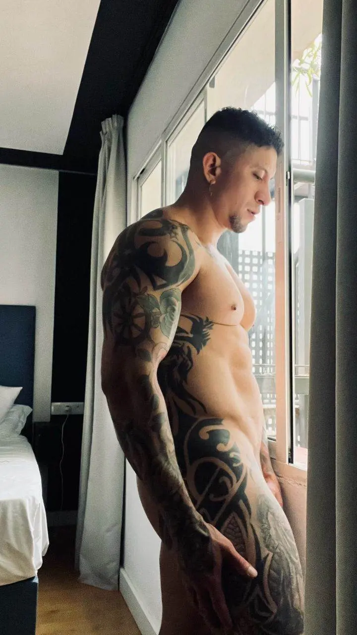 New post in my instagram tw. @freddysalvador03 follow me .