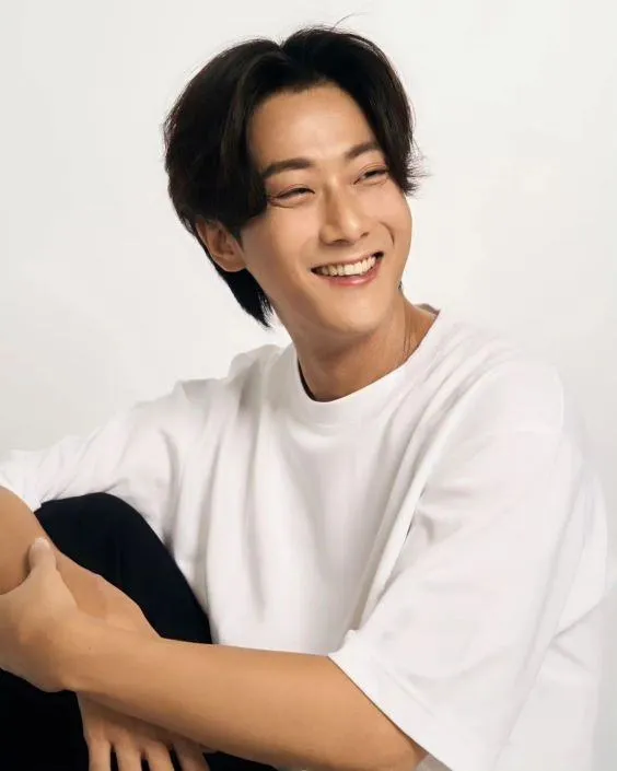 พี่จอง หนุ่มเกาหลี สุดคิ้วท์
