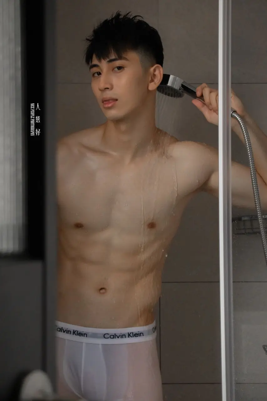 หุ่นเสียวมาก 😍 . instagram.com/gun_guntawid