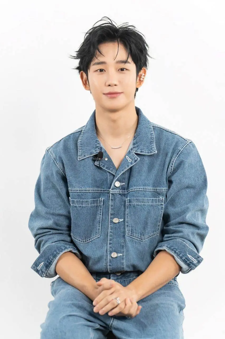 Jung Hae In @ Harper's BAZAAR Korea February 2024