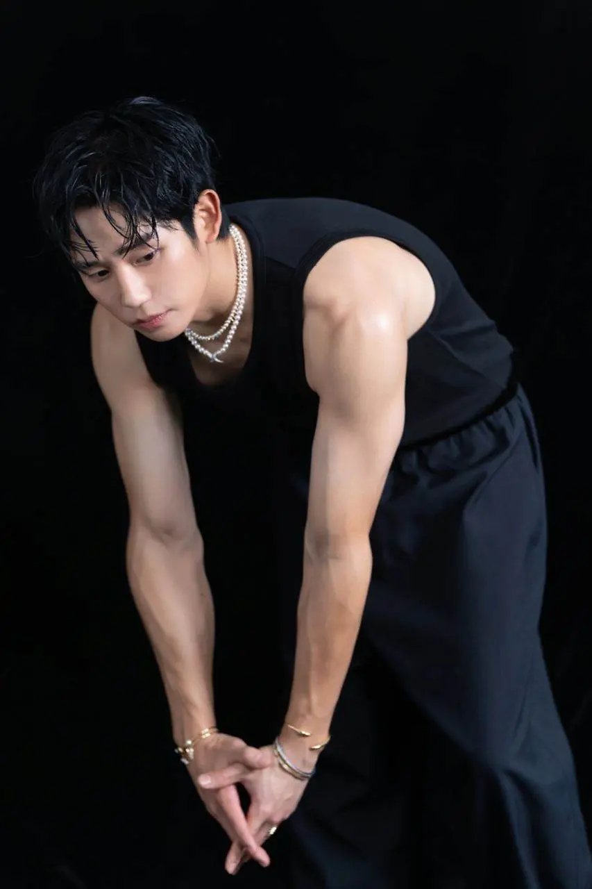 Jung Hae In @ Harper's BAZAAR Korea February 2024