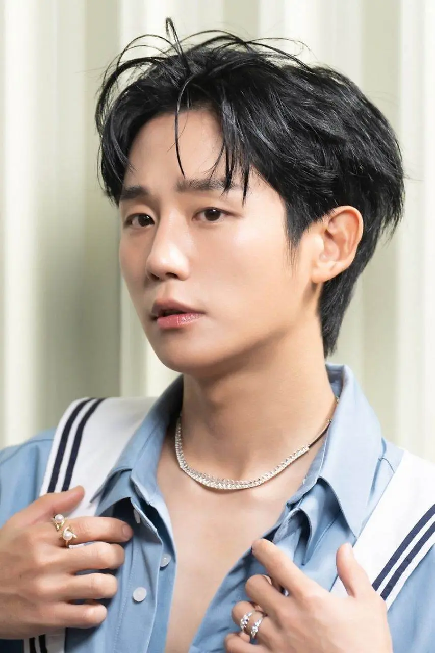 Jung Hae In @ Harper's BAZAAR Korea February 2024
