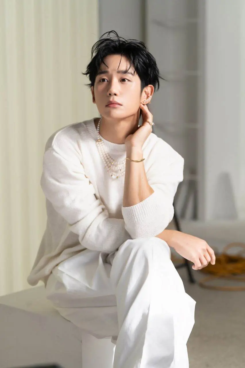 Jung Hae In @ Harper's BAZAAR Korea February 2024