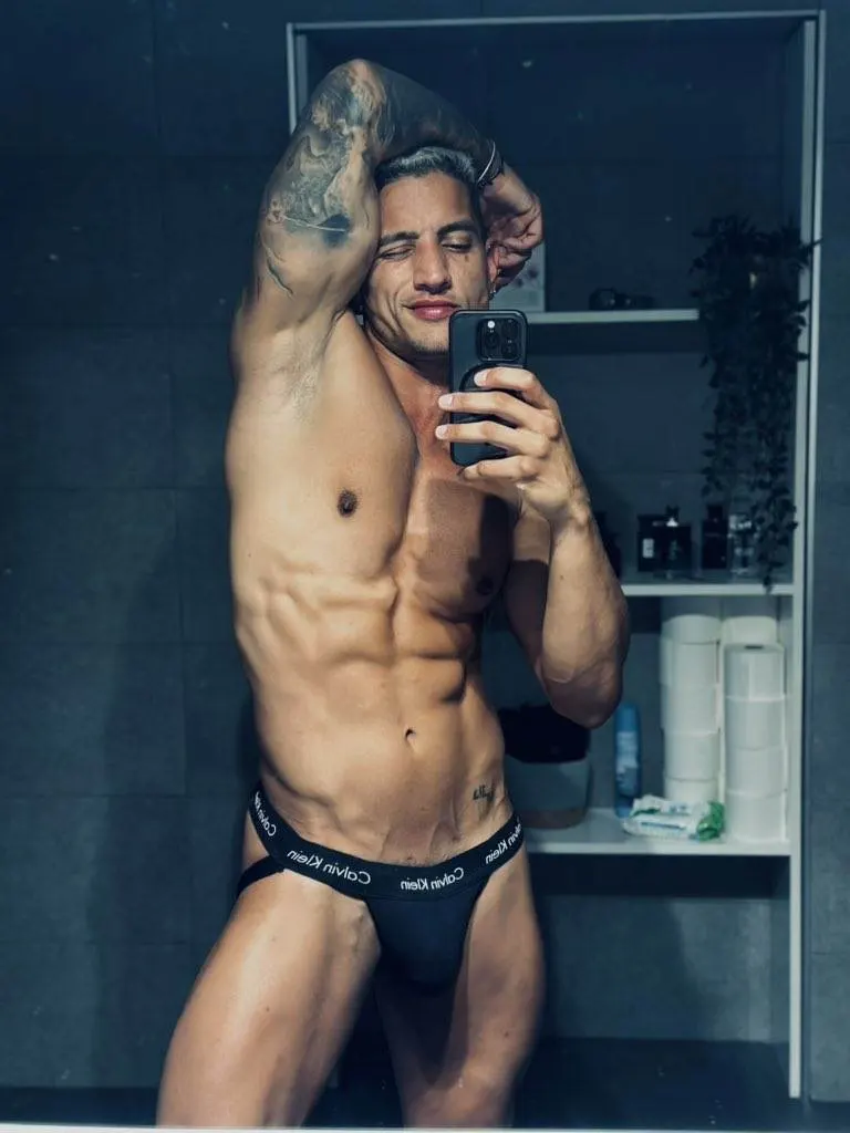 Mi amor @6hr1sleo07