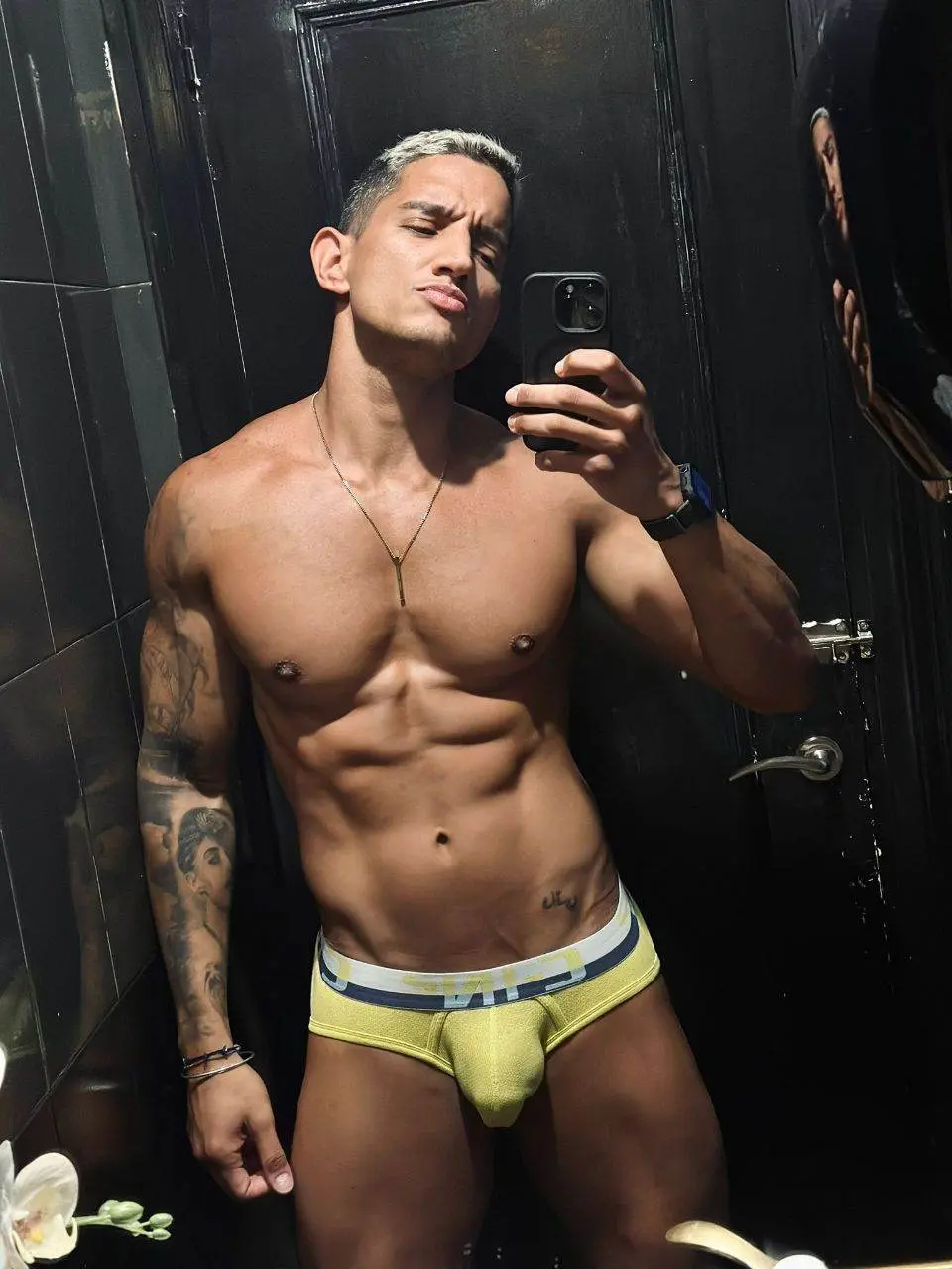 Mi amor @6hr1sleo07