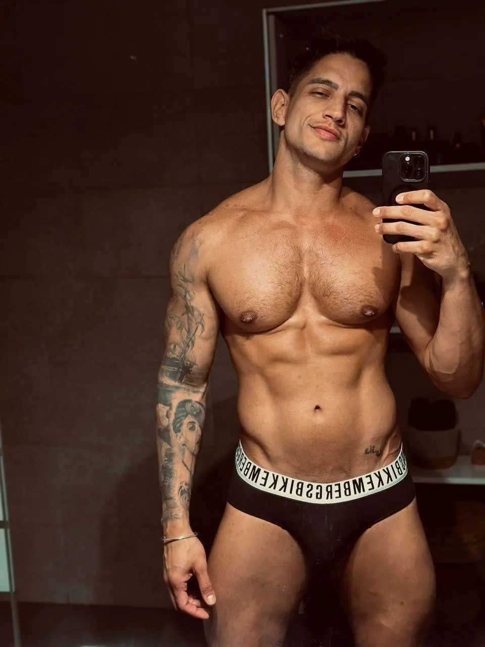 Mi amor @6hr1sleo07