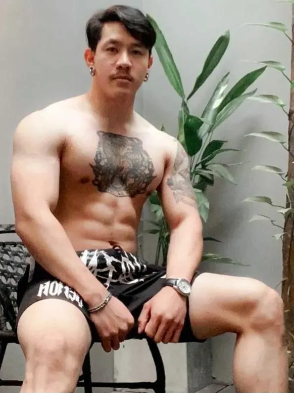 ลับหลัง