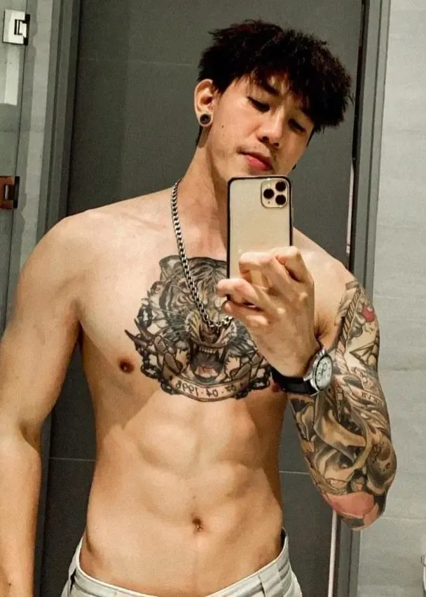 ลับหลัง