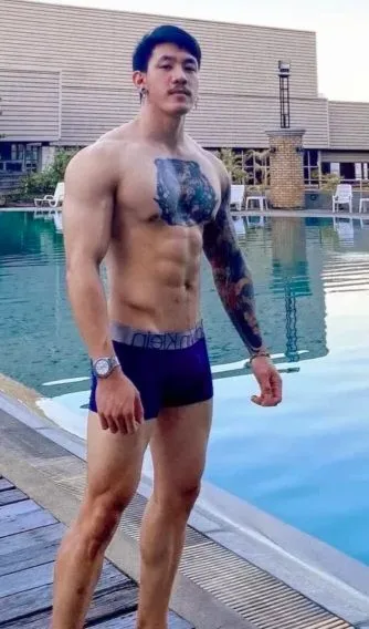 ลับหลัง