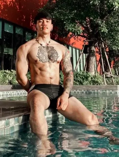 ลับหลัง