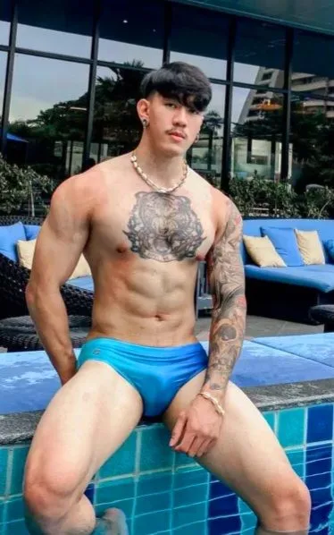 ลับหลัง