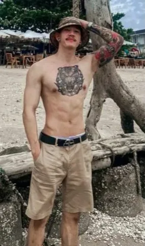 ลับหลัง