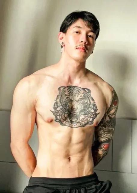 ลับหลัง