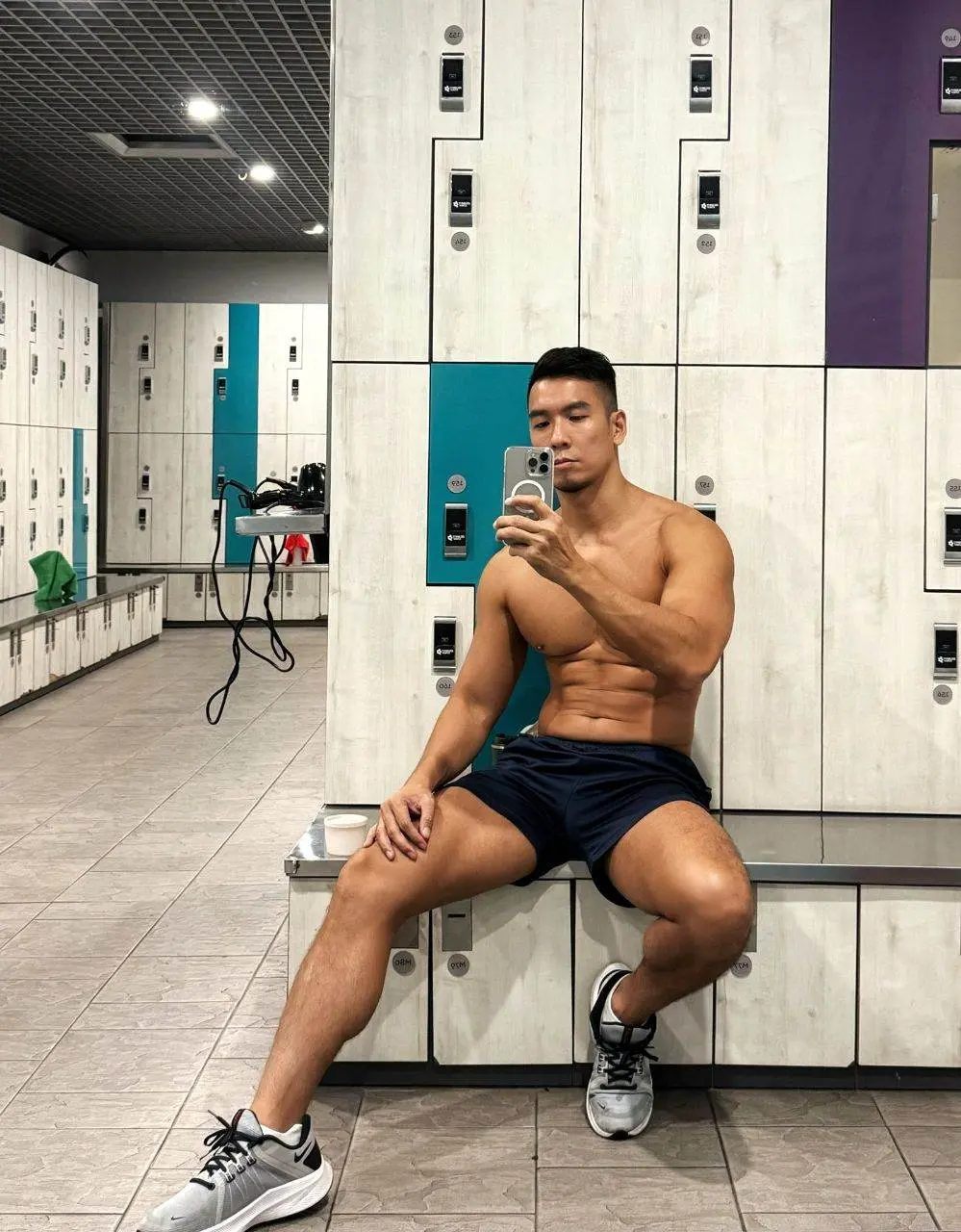 จะกี่ปี ก็ยังหล่อ.有練就拍 沒練也要拍 😄tw. @andrewchristian
