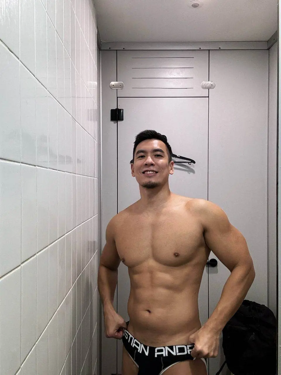 จะกี่ปี ก็ยังหล่อ.有練就拍 沒練也要拍 😄tw. @andrewchristian
