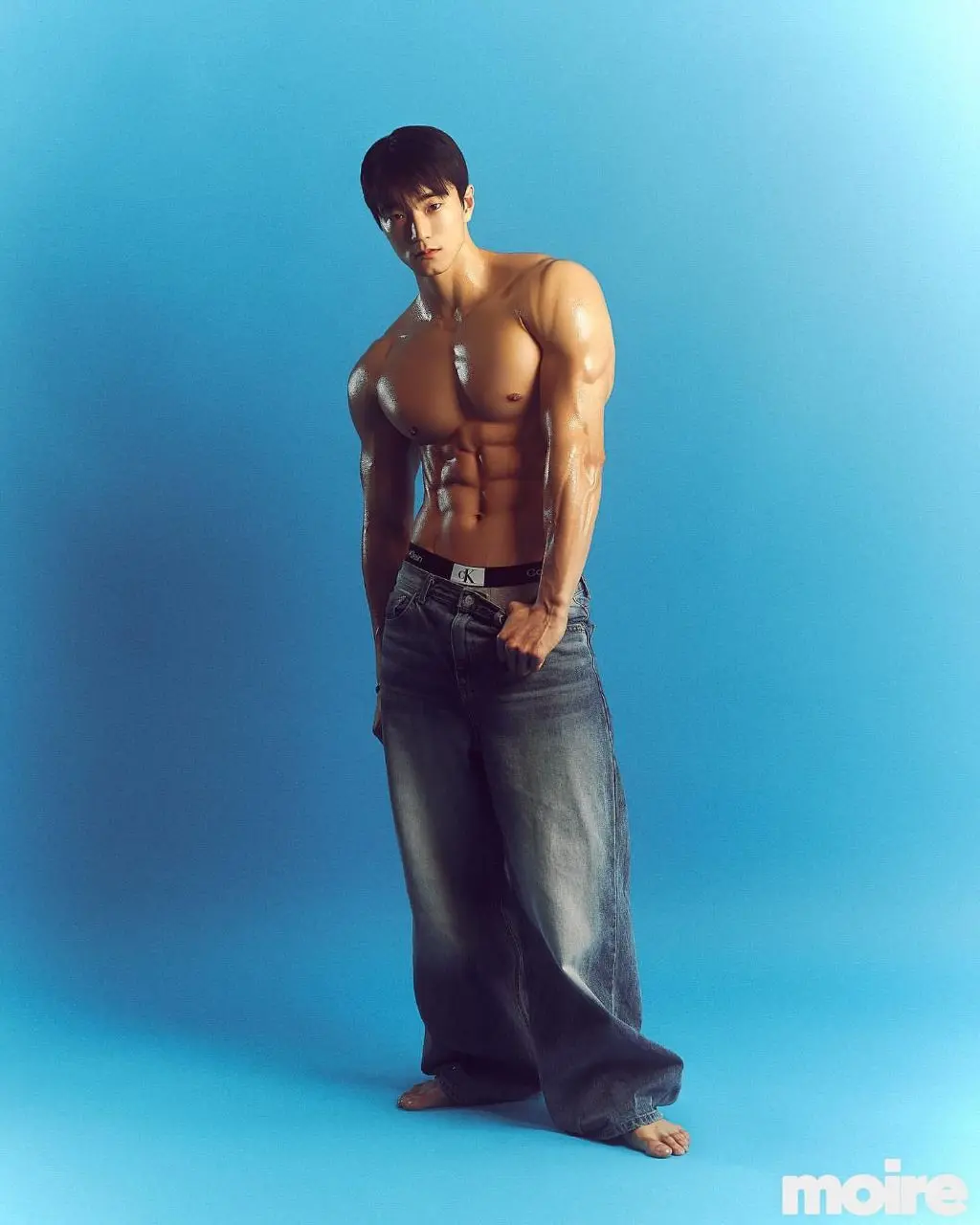 หนุ่มไทย Jeans Ashitawat