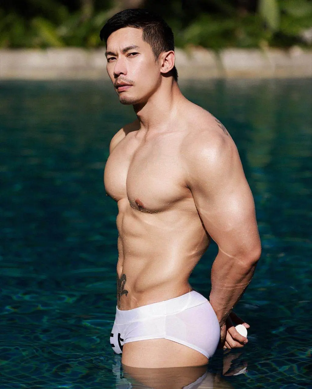 หนุ่มไทย Jeans Ashitawat