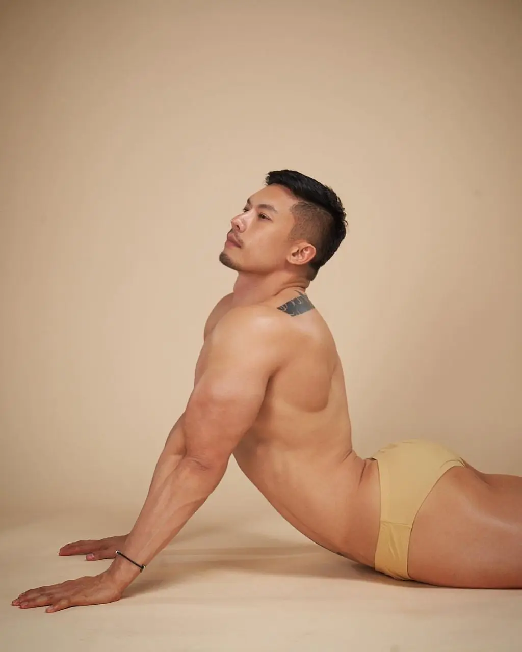 หนุ่มไทย Jeans Ashitawat