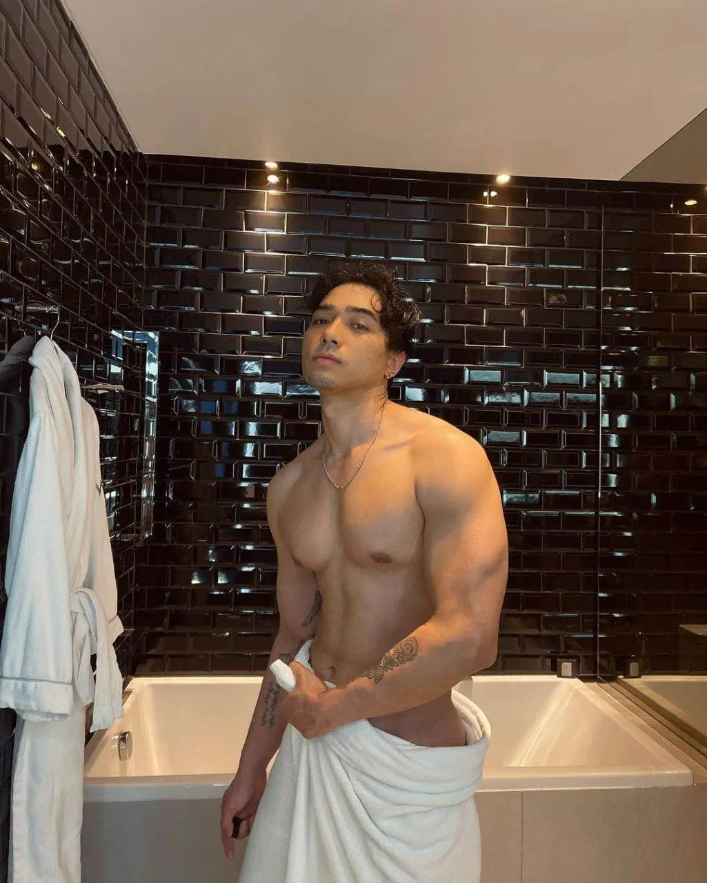 ศาสตร์ นะ กายทอง อินโดนีเซีย.