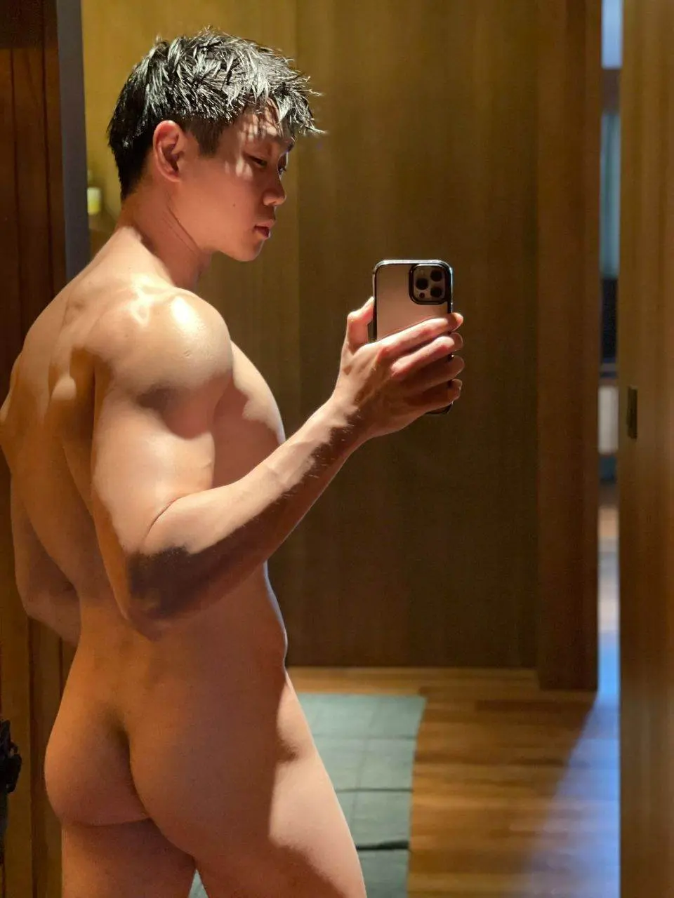 หนุ่มเกาหลี I&rsquo;ll show you more.