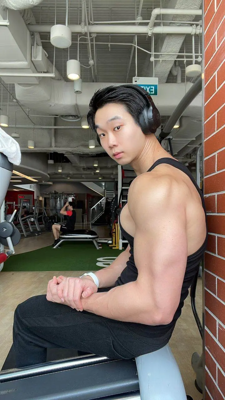 หนุ่มเกาหลี I&rsquo;ll show you more.