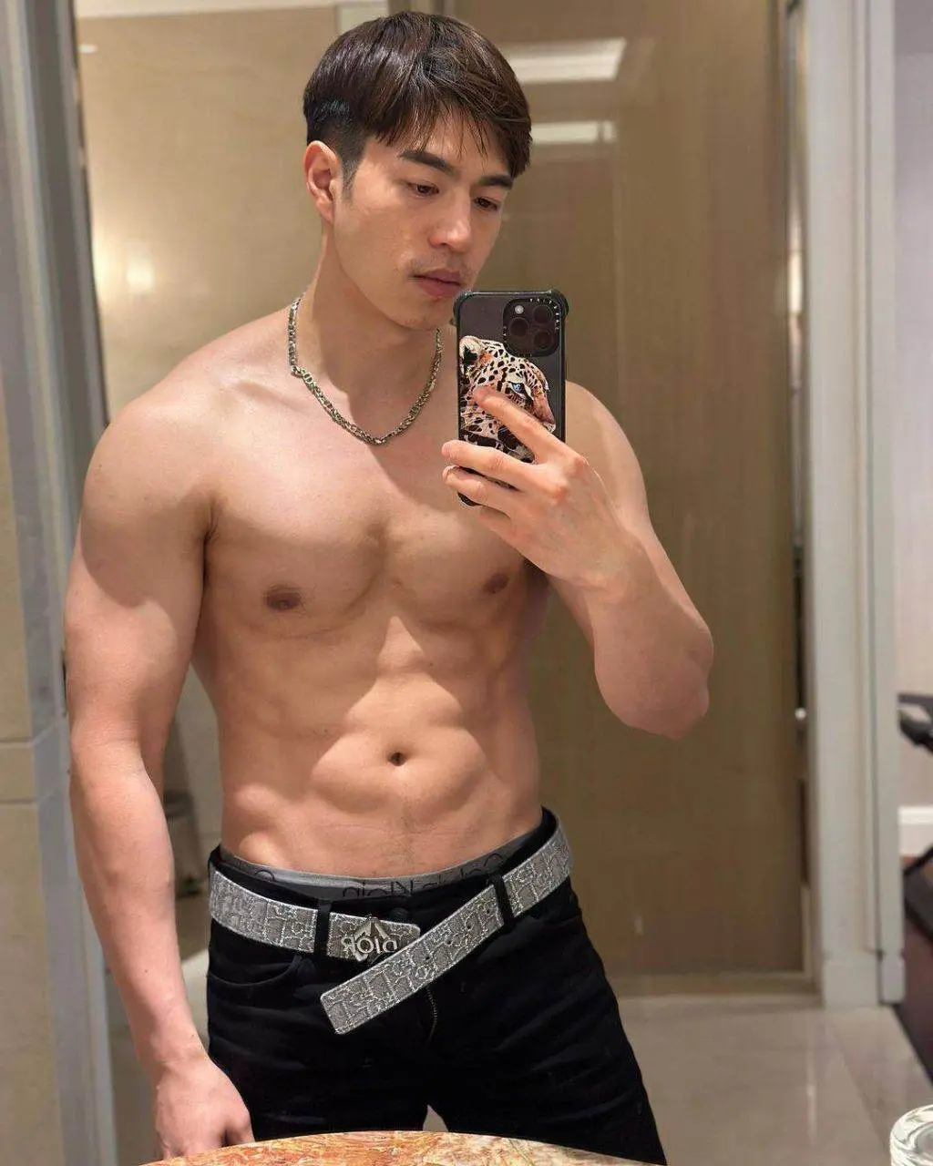 อยากกัดดูดเลีย