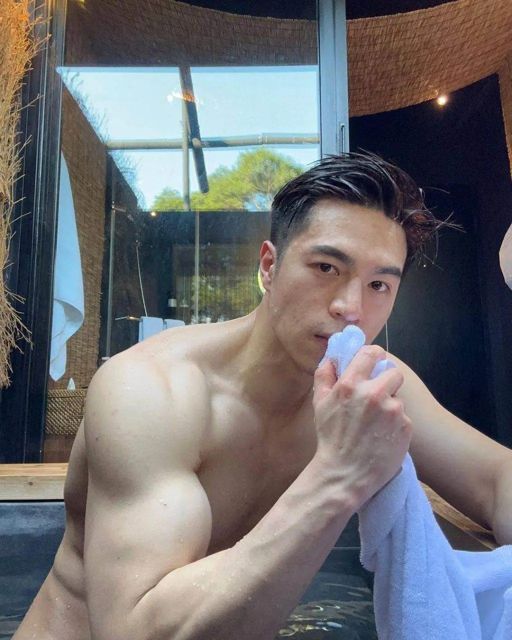 อยากกัดดูดเลีย