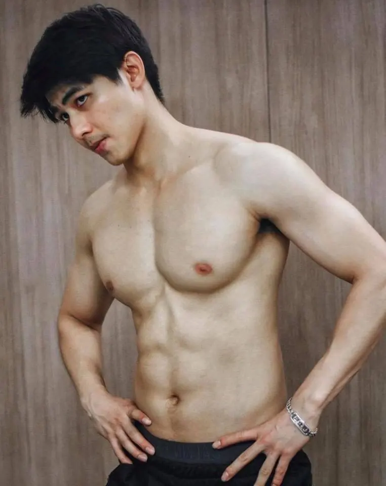 ถึงพี่จะไม่หล่อมาก แต่ดูท่าทางดุอยู่น่ะ ig:deenopry