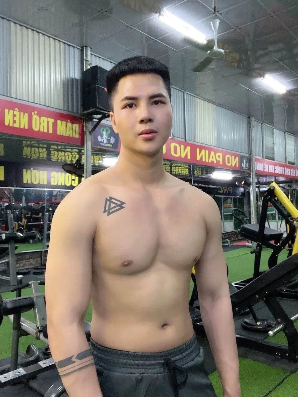 ตี๋น้อย รักสุขภาพ ฟิตเนส.