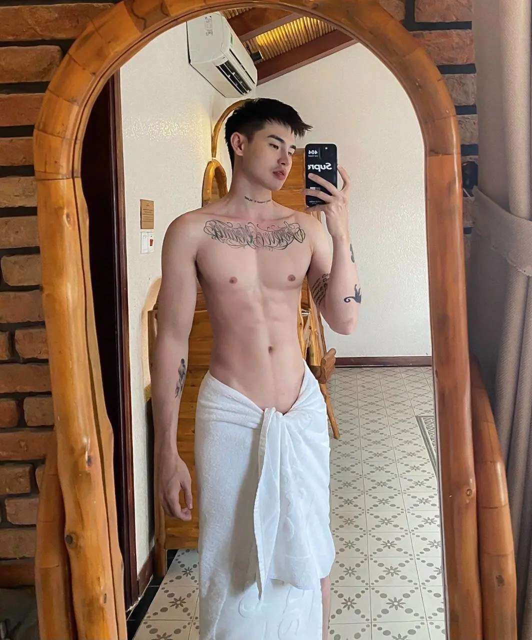 หนุ่มตี๋ แห่งฮ่องกง....