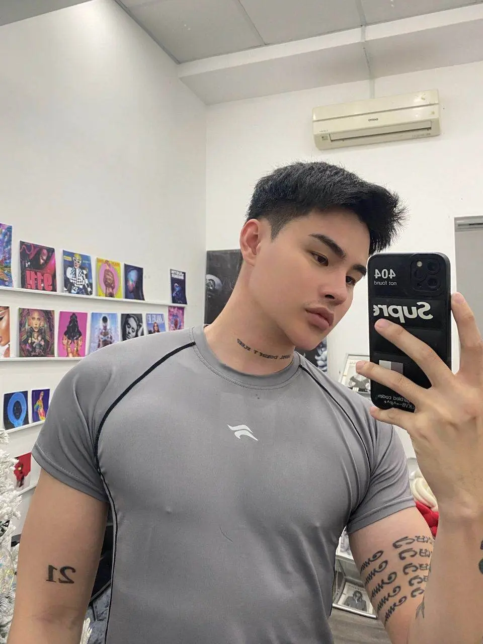 หนุ่มตี๋ แห่งฮ่องกง....