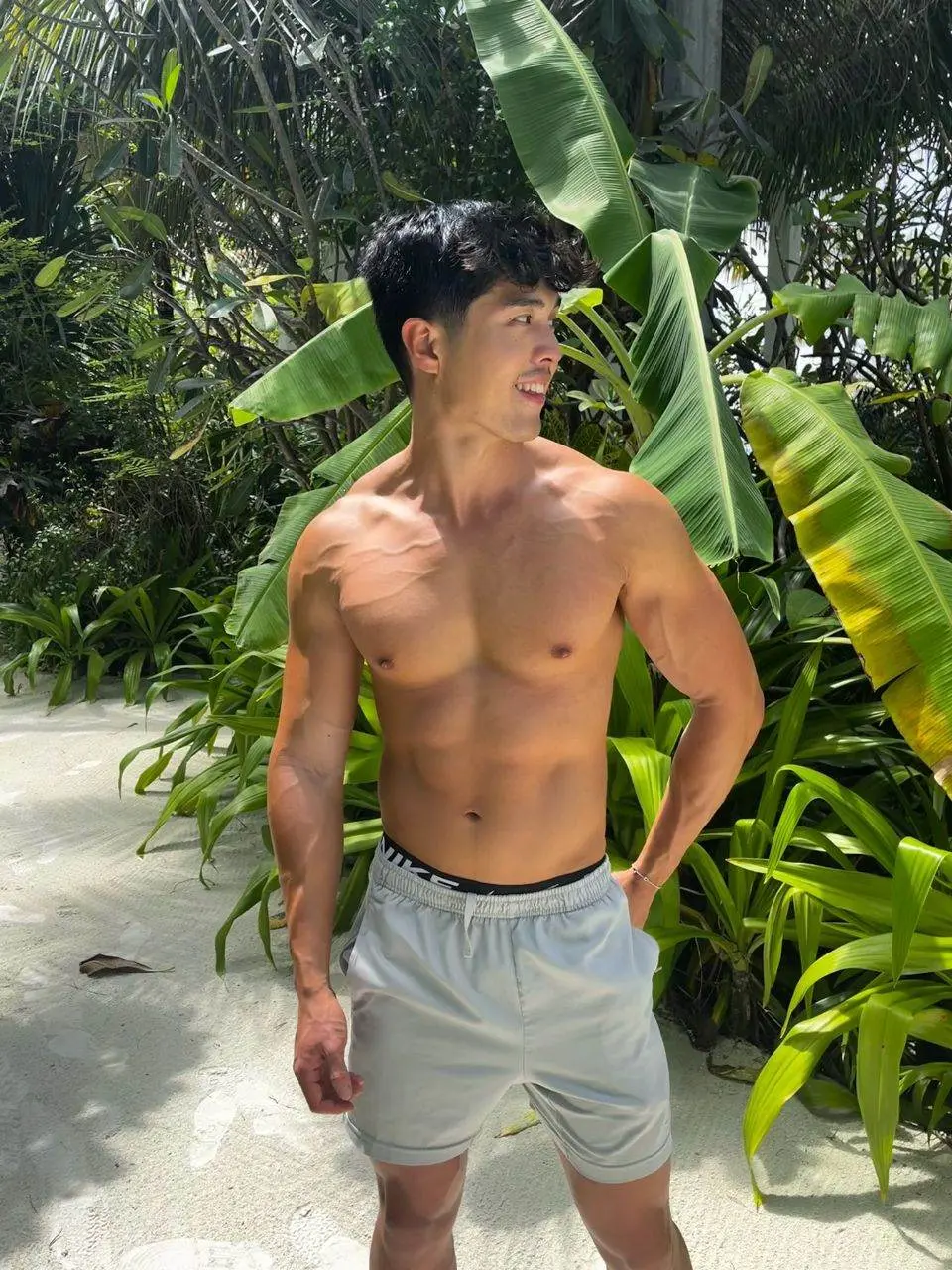 หนุ่มหล่อลูกครึ่ง จีน+อังกฤษ.พระเอก หนังxxx รุกขั้นเทพแบบฟินตาม.
